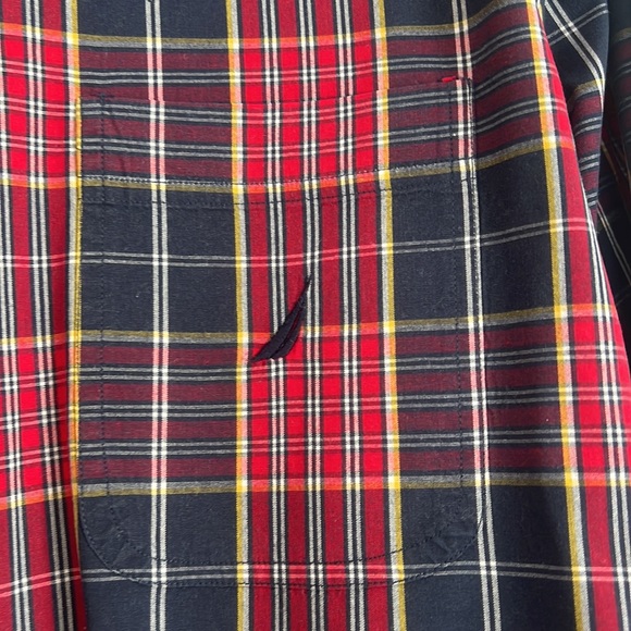 button down - Picture 2 of 4